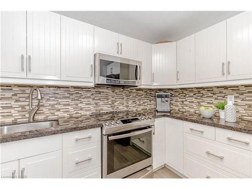 28-399 Vodden Street, Brampton, ON - Indoor Photo Showing Kitchen With Upgraded Kitchen