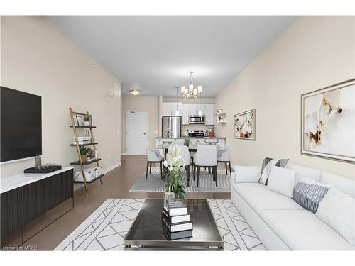 204-740 Augusta Drive, Kingston, ON - Indoor Photo Showing Living Room