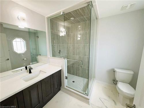 40 Sparkle Drive Drive, Thorold, ON - Indoor Photo Showing Bathroom