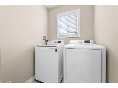 8369 Jeffrey Court E, Niagara Falls, ON - Indoor Photo Showing Laundry Room