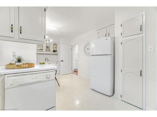 2 Anderson Street, St. Catharines, ON - Indoor Photo Showing Kitchen