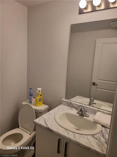 100-6705 Cropp Street, Niagara Falls, ON - Indoor Photo Showing Bathroom