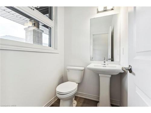 16-448 Blackburn Drive, Brantford, ON - Indoor Photo Showing Bathroom