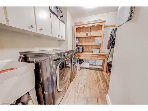 9303 Erin Garafraxa Line E, Erin, ON - Indoor Photo Showing Laundry Room