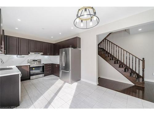 351 Royal West Drive Drive, Brampton, ON - Indoor Photo Showing Kitchen