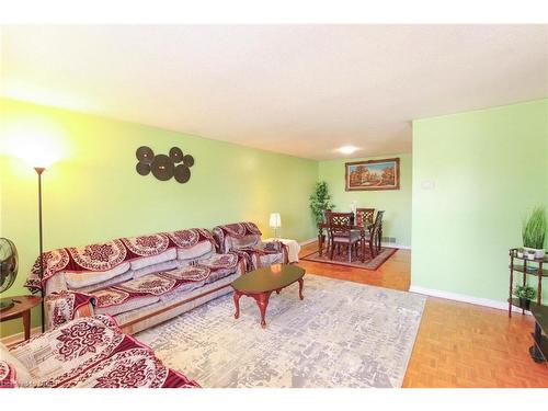 3163 Mallbridge Crescent, Mississauga, ON - Indoor Photo Showing Living Room