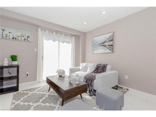 119-51 Paulander Drive, Kitchener, ON - Indoor Photo Showing Living Room