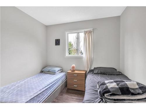 1003 Prosperity Court, London, ON - Indoor Photo Showing Bedroom