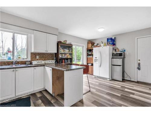 1003 Prosperity Court, London, ON - Indoor Photo Showing Kitchen With Double Sink