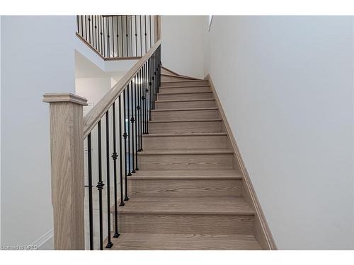 36 Hillcroft Way, Kawartha Lakes, ON - Indoor Photo Showing Other Room