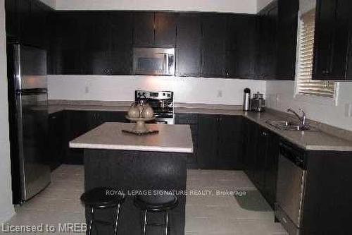 310 Scott Boulevard, Milton, ON - Indoor Photo Showing Kitchen