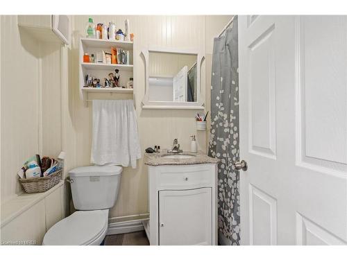 207 Beaver Street, Thorold, ON - Indoor Photo Showing Bathroom