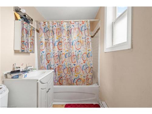 207 Beaver Street, Thorold, ON - Indoor Photo Showing Laundry Room