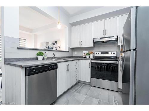 25 Elsegood Drive, Guelph, ON - Indoor Photo Showing Kitchen