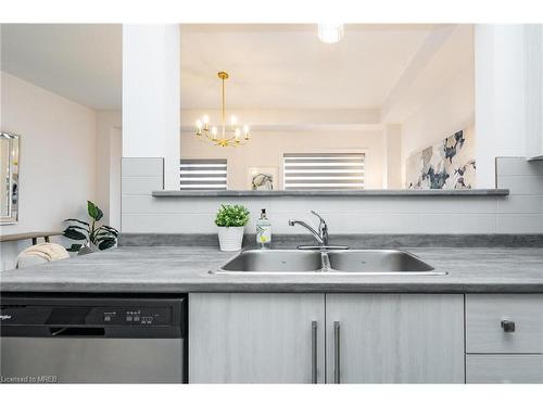 25 Elsegood Drive, Guelph, ON - Indoor Photo Showing Kitchen With Double Sink