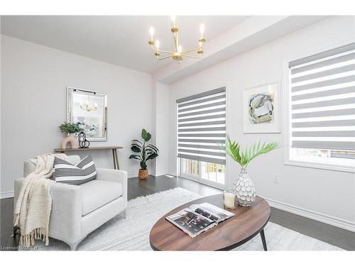 25 Elsegood Drive, Guelph, ON - Indoor Photo Showing Living Room