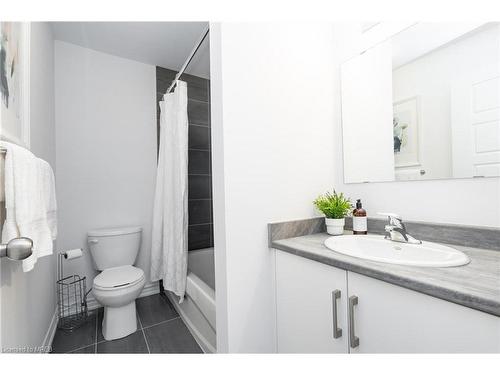 25 Elsegood Drive, Guelph, ON - Indoor Photo Showing Bathroom