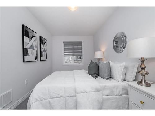 25 Elsegood Drive, Guelph, ON - Indoor Photo Showing Bedroom