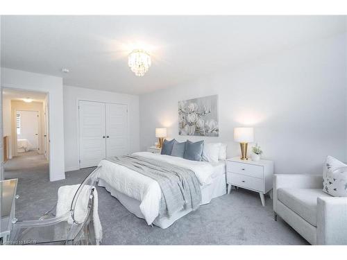 25 Elsegood Drive, Guelph, ON - Indoor Photo Showing Bedroom