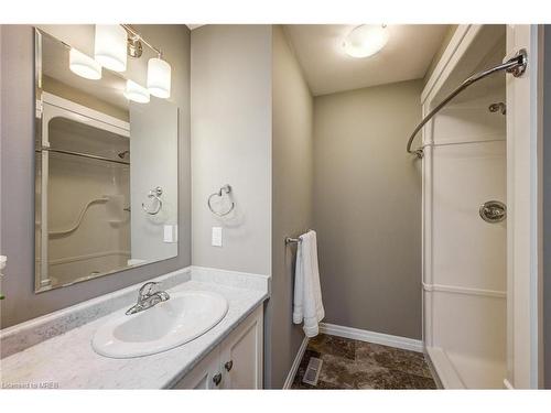 14-343 Huron Street, Woodstock, ON - Indoor Photo Showing Bathroom