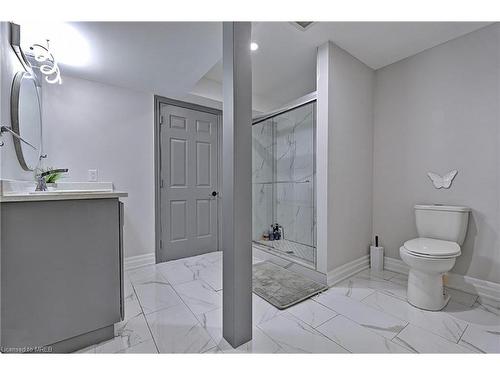 58 Curran Road, Hamilton, ON - Indoor Photo Showing Bathroom