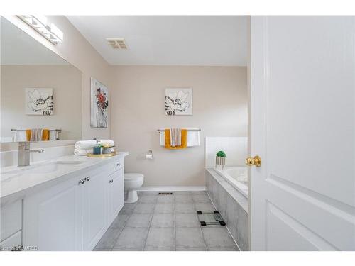 5866 Blue Spruce Avenue, Burlington, ON - Indoor Photo Showing Bathroom