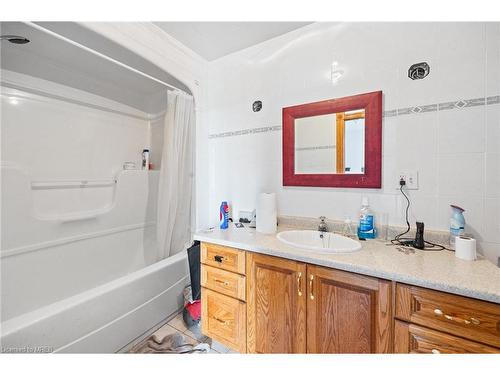 3670-3Rd Concession Road, Essex, ON - Indoor Photo Showing Bathroom