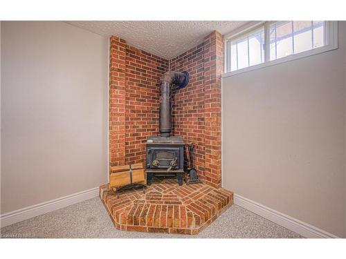 12 Crystal Court, Cambridge, ON - Indoor With Fireplace