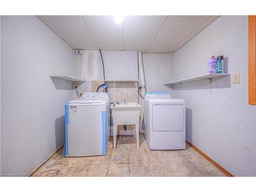 12 Crystal Court, Cambridge, ON - Indoor Photo Showing Laundry Room