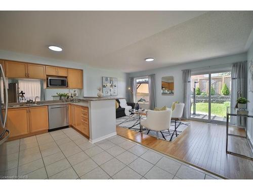 9 Blackcherry Lane, Brampton, ON - Indoor Photo Showing Kitchen