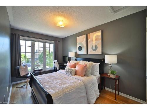 9 Blackcherry Lane, Brampton, ON - Indoor Photo Showing Bedroom