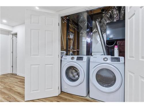 533 Sophia Crescent, London, ON - Indoor Photo Showing Laundry Room