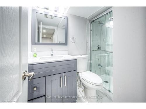 279 Dixon Street, Kitchener, ON - Indoor Photo Showing Bathroom