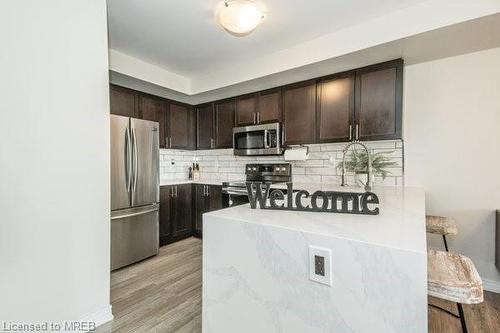 38-420 Linden Drive, Cambridge, ON - Indoor Photo Showing Kitchen With Stainless Steel Kitchen