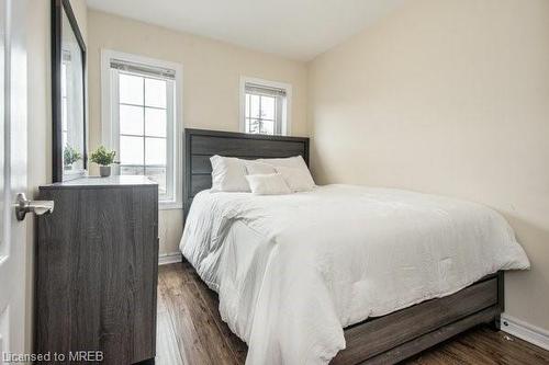 38-420 Linden Drive, Cambridge, ON - Indoor Photo Showing Bedroom