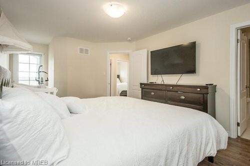 38-420 Linden Drive, Cambridge, ON - Indoor Photo Showing Bedroom