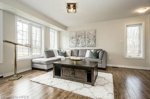 38-420 Linden Drive, Cambridge, ON - Indoor Photo Showing Living Room