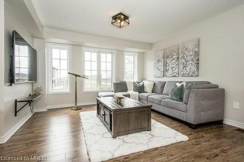 38-420 Linden Drive, Cambridge, ON - Indoor Photo Showing Living Room