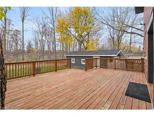 5835 Brookfield Avenue, Niagara Falls, ON - Outdoor With Deck Patio Veranda With Exterior