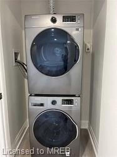 18 Ewing Street, Georgetown, ON - Indoor Photo Showing Laundry Room