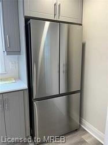 1-18 Ewing Street, Georgetown, ON - Indoor Photo Showing Kitchen