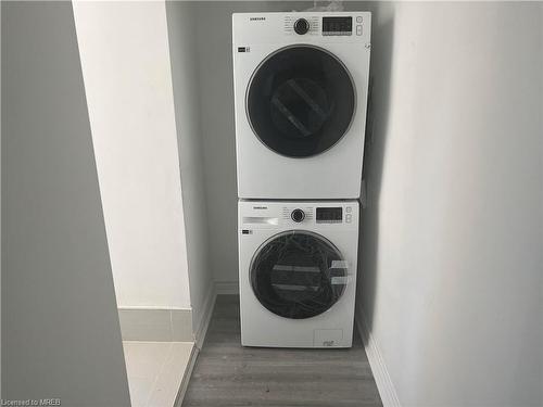 1-18 Ewing Street, Georgetown, ON - Indoor Photo Showing Laundry Room