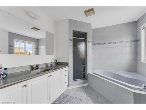 3677 Freeman Terrace, Mississauga, ON - Indoor Photo Showing Bathroom
