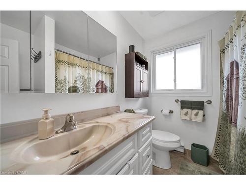 14 Tutton Place, Cambridge, ON - Indoor Photo Showing Bathroom