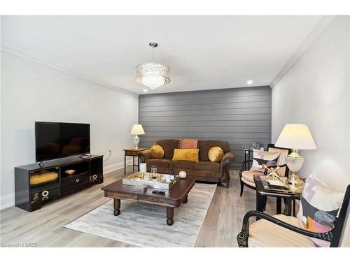 1012 Mill Street, Muskoka Lakes, ON - Indoor Photo Showing Living Room