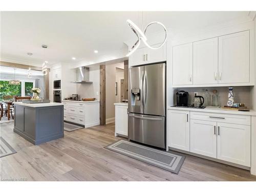 1012 Mill Street, Muskoka Lakes, ON - Indoor Photo Showing Kitchen With Upgraded Kitchen