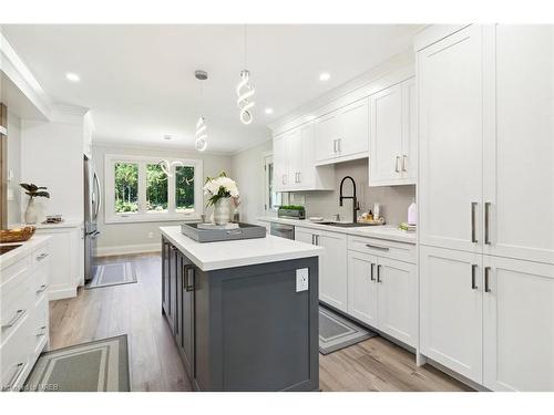 1012 Mill Street, Muskoka Lakes, ON - Indoor Photo Showing Kitchen With Upgraded Kitchen