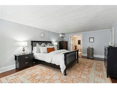 1012 Mill Street, Muskoka Lakes, ON - Indoor Photo Showing Bedroom