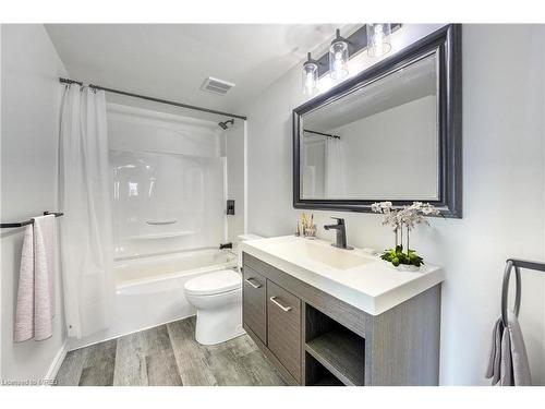 1408-155 Front Street N, Sarnia, ON - Indoor Photo Showing Bathroom
