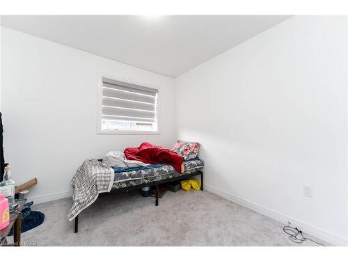 30-520 Grey Street Street, Brantford, ON - Indoor Photo Showing Bedroom